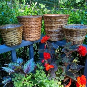 4 Planter/decorative Baskets